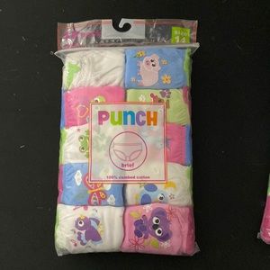 Girls briefs